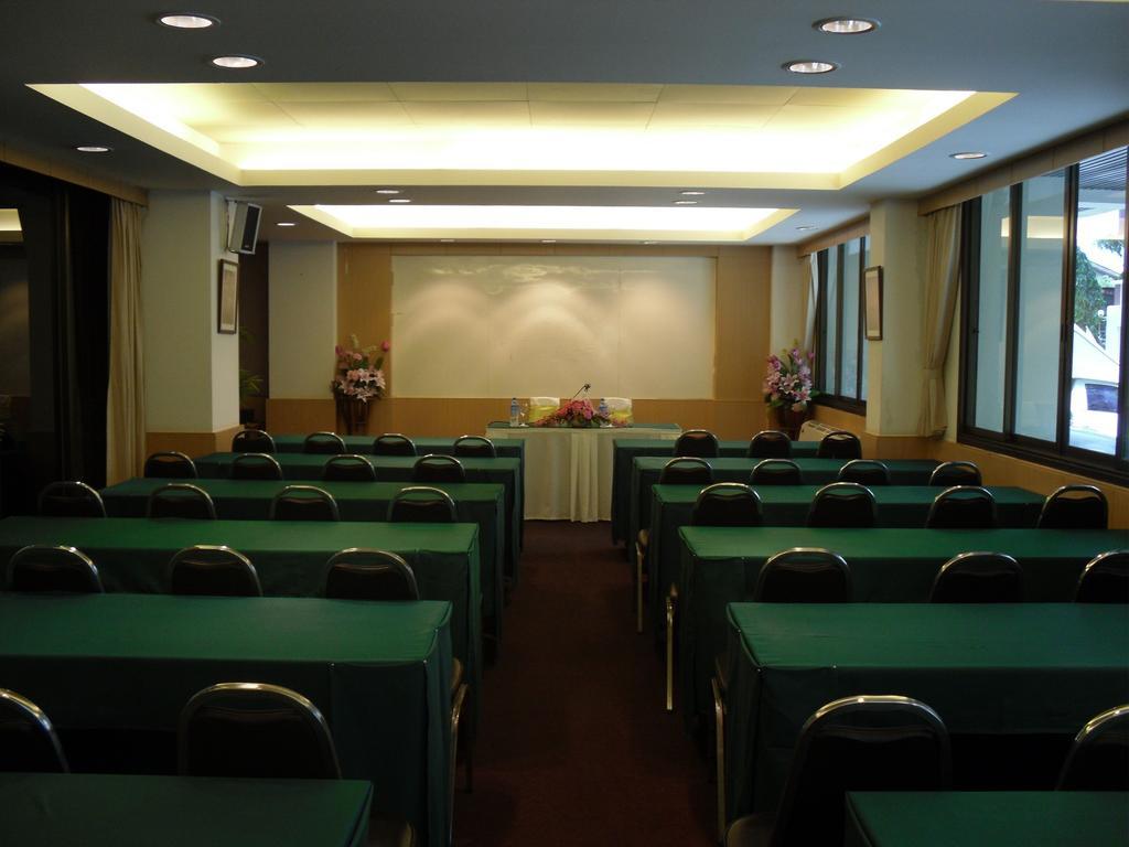 P Park Residence Charansanitwong Банкок Екстериор снимка