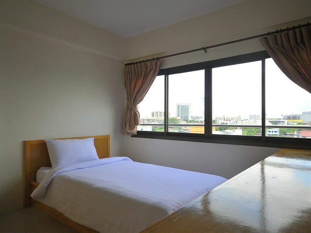 P Park Residence Charansanitwong Банкок Екстериор снимка